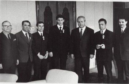 награждение - второй справа капитан Андреев Николай - 1973