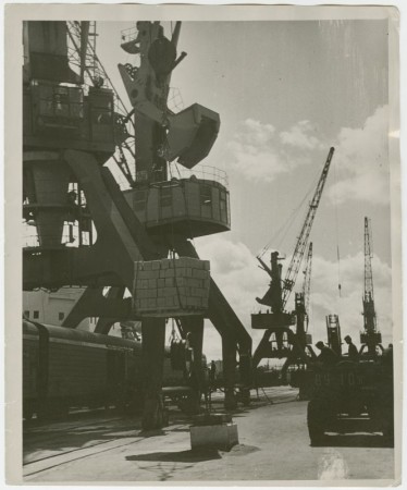 Перевалка рыбной продукции в Морском рыбном порту Пальяссааре 1981