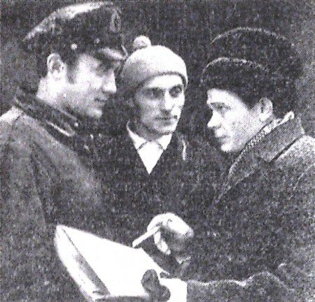Степаненко В.  3-й штурман справа ,  мастер добычи А.  Андреев и  боцман  А.  Рессаар  СРТР-9040 - декабрь  1966 года