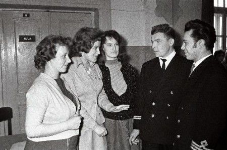 работники комитета косомола и члены экипажей 1963 год