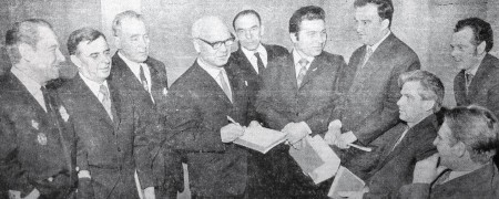 Группа    делегатов    парторганизации    рыбного     порта    на  партконференции - 10 01 1974