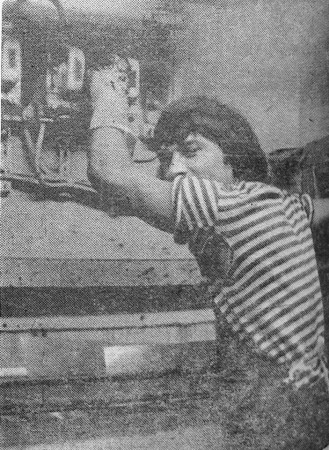 Бакшеев Геннадий  матрос у морозильной камеры - БМРТ-605 МЫС ЧЕЛЮСКИН01 06 1976