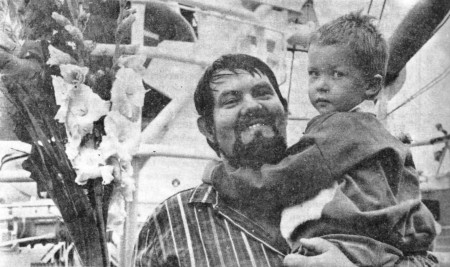 Гончаренко Олег, повар, с сыном  Димой -  РТМКС-912  Хейнасте  16 08 1990