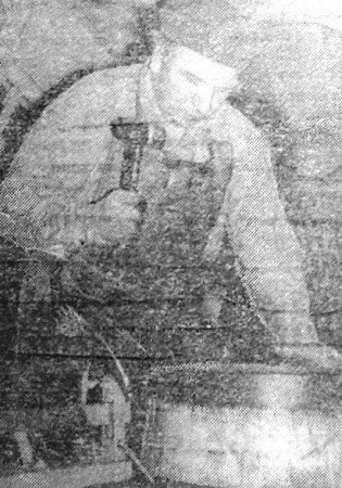 Янисоо Пауль матрос-бондарь, готовит бочкотару – ПБ Рыбак Балтики 02 08 1975