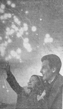 Праздничный салют – 10 11 1965 фото А. Дудченко