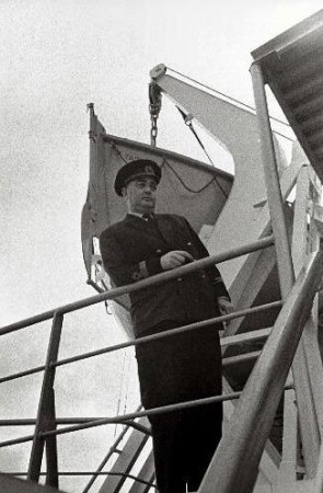 Дубнов Исаак 1-й помощник капитана ТР Бриз 11 1964 года