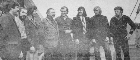 группа моряков передовиков производства - ПБ Рыбак Балтики 19 05 i 1977