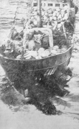 К плавбазе с полным грузом -  СРТ-4480 15 08 1964 фото А. Семенова