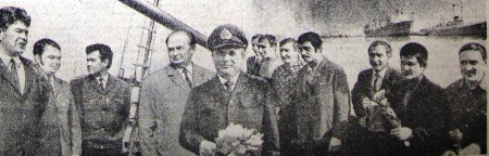 Соколов В. И.  зампарторга  КП Эстонии  рыбопромыслового флота слева на судовом митинге  посвященном трудовым успехам СРТ 4291   14 октября  1972