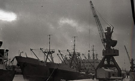 Теплоходы Саяны и Альбатрос в порту Пальяссааре в Таллинне 1981