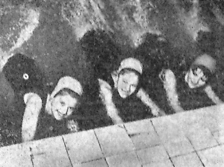 Дети рыбаков в бассейне  – 27 12 1967
