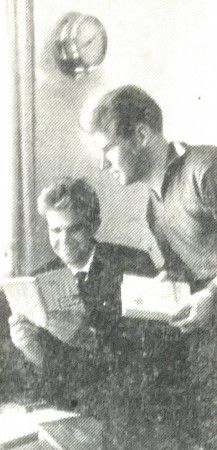 Смущенко  А.  справа  и  старший   матрос  А.   Иванов  - ТР Бриз   02 06  1965  год