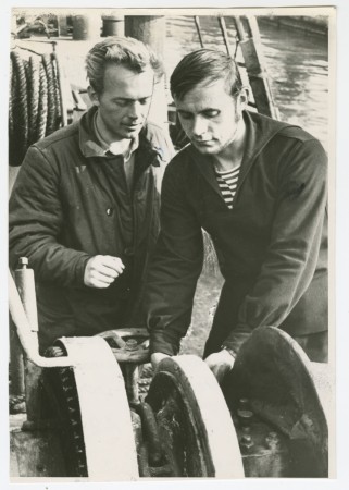Павел Моисеев и Пароменков  Александр  матросы  СРТ-4291 октябрь 1967
