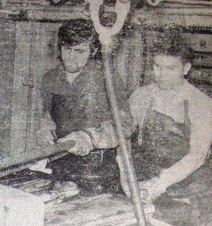Баскаков  Валерий и Бено Исаев  матросы второго класса - БМРТ-457 Каарел Лийманд - 27 апреля  1976