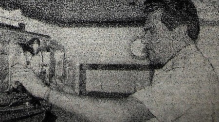 Роман К. К. капитан у радиопеленгатора ТР Бриз  29 января 1972
