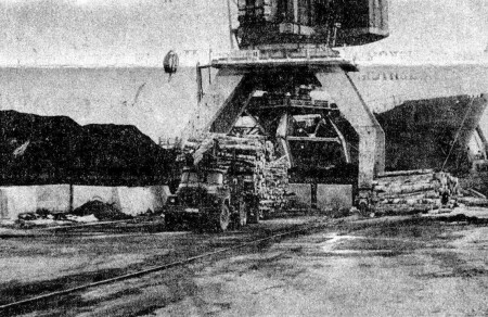 лес доставляется в Таллиннский рыбный порт 13  02  1992