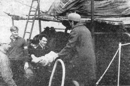 Самый  дорогой улов моряк получает по прибытии на берег   – 23 03 1968 фото Э. Калму