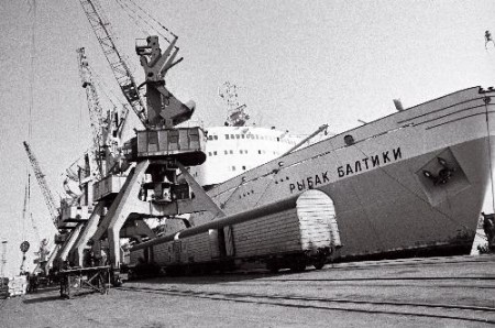 ПБ Рыбак Балтики   в Рыбном порту 1974