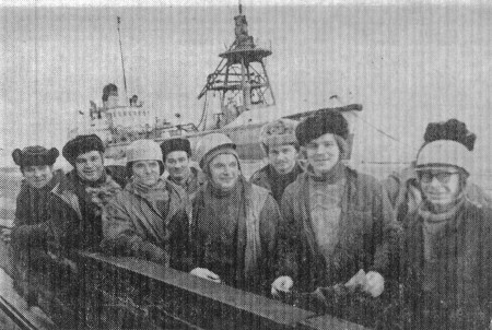 Овсянкин Леонид (в центре) со своей бригадой докеров  - ТМРП  03 02 1979