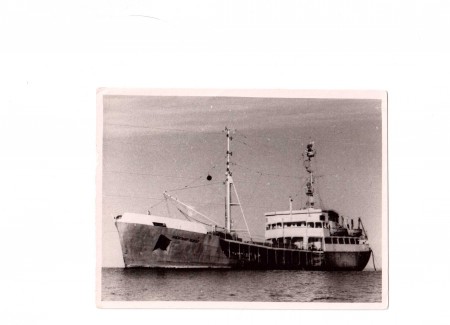 Танкер "Александр Лейнер" на якоре у Фарерских островов, 1960 г.  Фотография любезно предоставлена Левковичем