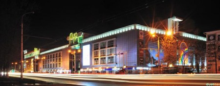 Уфа  - Центр   торговли  и  развлечений Мир в корпусах крупнейшей  швейной фабрики