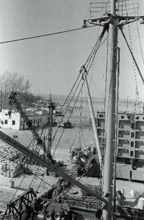 ПБ Урал под загрузкой в Пярну - 05.1959.