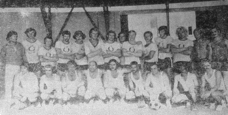 Совместное фото футбольных  команд ТР Бора и греческих моряков – 10 07 1976