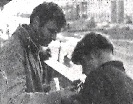 Колячка Владимир судовой  плотник руководит  выгрузкой - ТР  Бриз   28 сентябрь  1968