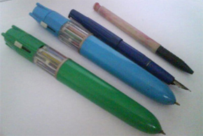 ручки, которые  умели писать  сразу  несколькими  цветами
