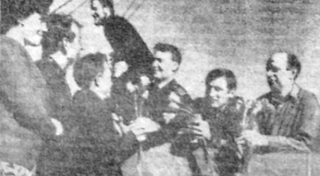 Родные и близкие встречают моряков – ПР Крейцвальд  10  06 1970