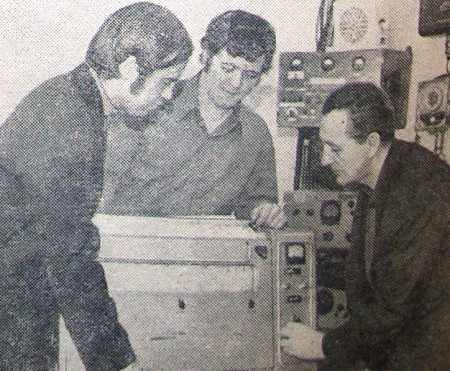 Силаев  В.  (слева направо), О. Пирожков и Н. Артемьев за работой ЭРНК  ЭРПО Океан- 7 мая 1974 года
