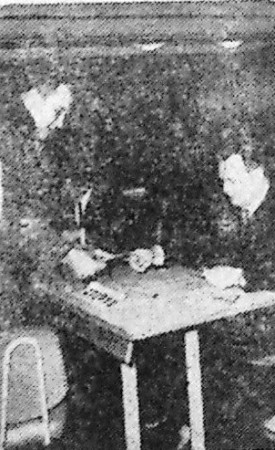 Сиемер Аксель капитан-директор голосует, за столом радист  В. Нефедов – 15 04 1967