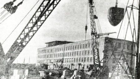 "Пентагон" - административное  здание  в  новом  ТМРП перед сдачей строителями - 19 03 1966 год