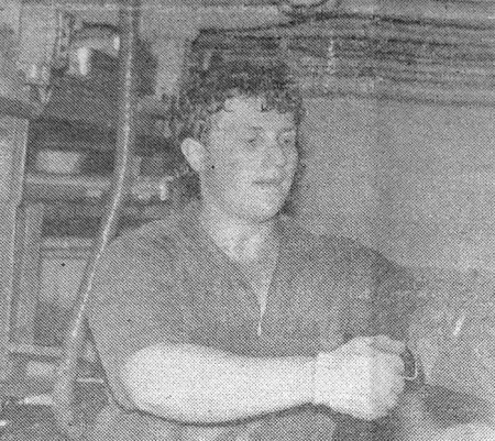 Акимов В. матрос-рыбообработчик 1-го класса один из лучших на плавбазе - ПБ Рыбак Балтики 15 05 1975