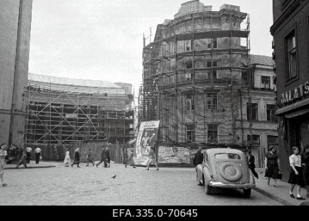 Восстановление зданий  на Вана-пости после разрушений - 06.1954