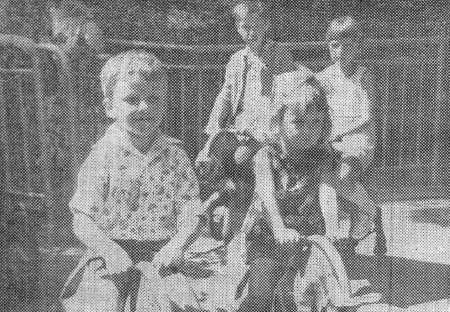 Самые маленькие больше всего хотели поездить на лошадках – День защиты детей в Эстрыбпром 12 06 1979