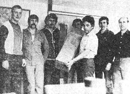 Фесенко М.  капитан по традиции  принимает последний  короб  — ТР Нарвский залив 23 09 1986
