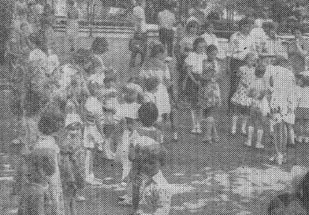 А вот потанцевать хотелось и малышам, и школьникам. – День защиты детей в Эстрыбпром 12 06 1979