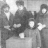 Русалины голосуют  всей семьей – Эстрыбпром  06 03 1979