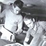 комсомолец Таттар  А.  и 4 механик Ильмар Киик делают фотогазету 1963 год