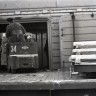 Погрузка коробв с рыбой вилочным погрузчиком в вагоны в порту Пальяссааре 1981