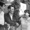 Папуша М. К. бригадир грузчиков с членами семьи в Летнем парке  14 июля 1971