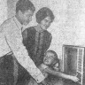 Шестилетняя Иринка Малышева первой зажигает голубой экран нового телевизора – ТБОРФ 05 11 1966
