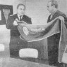 Ставрович В.   капитан   судна  получает награду от   пред базкома профсоюза В. Кустарникова  - ТР Ботнический залив 09 01 1973