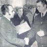 заместитель начальника ЭРПО «Океан» А. Пшеничный вручает диплом капитану ПР Буревестник В. Жукову - 7 мая 1974 года