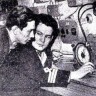 преподаватель по радионавигационным приборам A. Перфильев (слева)
