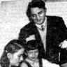 Костик И. Л.  2-й механик ПБ Шопен с дочерьми Мариной и Светланой играют песенку Звезда рыбака  23 01 1970