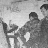 Антонов Валерий (справа)  матрос  - расфасовщики за работой. - ПР СОВЕТСКАЯ РОДИНА  08 02 1973