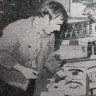Кирьянов Ю. третий механик следит за приборами при выборке трала - РТМ-7192 ЮЛЕМИСТЕ 15 04 1975