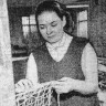 Ярвела Вийве сетепосадчица уже 10 лет вяжет тралы для лова сельди - ЦПРОЛ 21 04 1971.